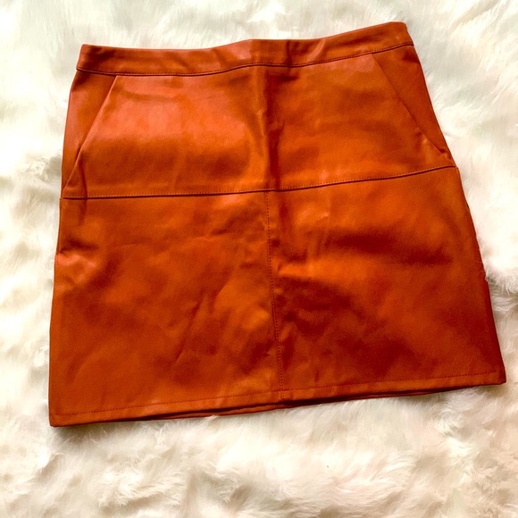 Dresses & Skirts - 🔥faux leather Stylishly Chic Burnt Orange 🍊Cognac 🥃 Brown Mini Skirt | Size L